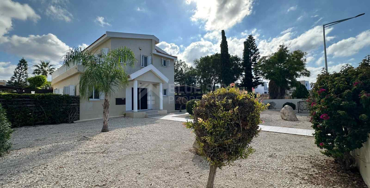 Luxury four Bedroom Detached Villa with Private Pool & Sea Views for Sale in Sea Caves – St George, Paphos | Full title deeds