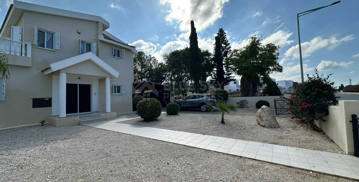 Luxury four Bedroom Detached Villa with Private Pool & Sea Views for Sale in Sea Caves – St George, Paphos | Full title deeds