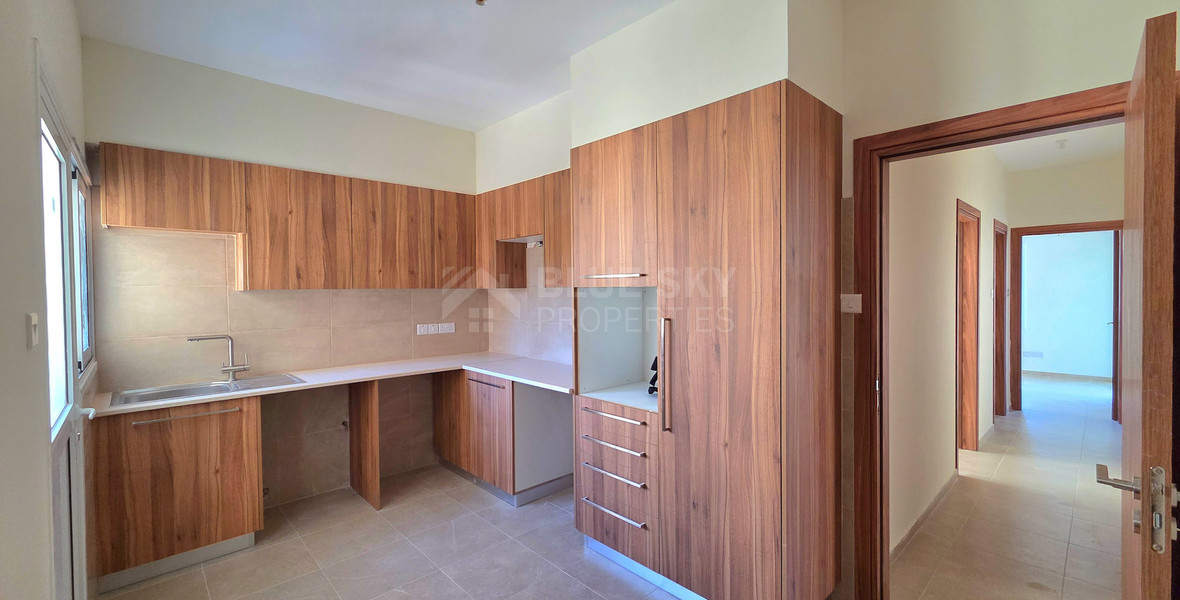 BRIGHT TWO-BEDROOM APARTMENT FOR SALE | 86 m² | 4TH FLOOR | COVERED VERANDA | PARKING | NEAPOLI, LIMASSOL