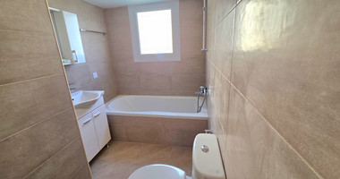 BRIGHT TWO-BEDROOM APARTMENT FOR SALE | 86 m² | 4TH FLOOR | COVERED VERANDA | PARKING | NEAPOLI, LIMASSOL