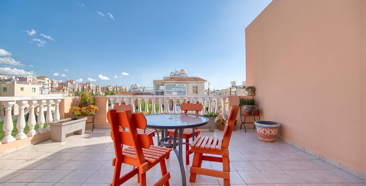 Charming two Bedroom Penthouse in Universal, Kato Paphos for sale