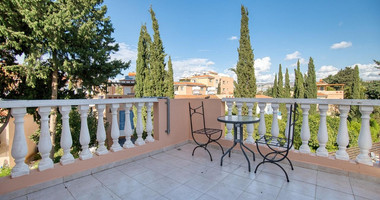 Charming two Bedroom Penthouse in Universal, Kato Paphos for sale