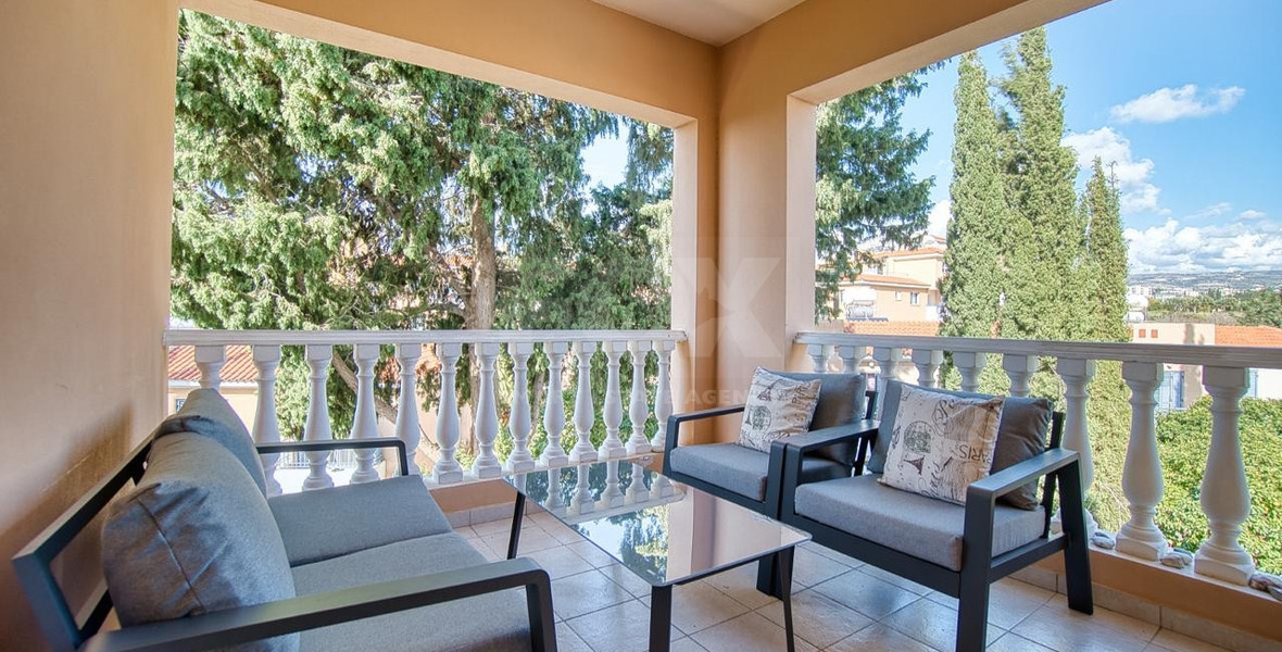 Charming two Bedroom Penthouse in Universal, Kato Paphos for sale