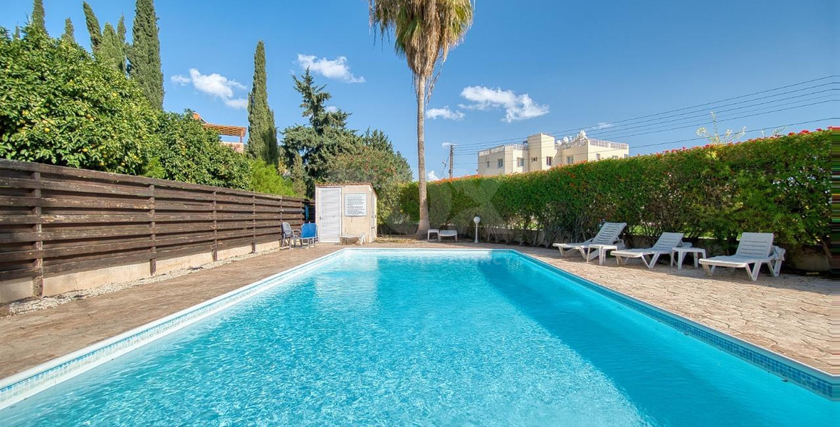 Charming two Bedroom Penthouse in Universal, Kato Paphos for sale