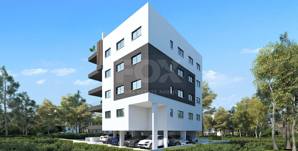 Top-Floor 2-Bedroom Apartment with Private Roof Garden