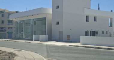 SHOP /SHOWHOUSE/SPACE FOR RENT - PAPHOS TOWN