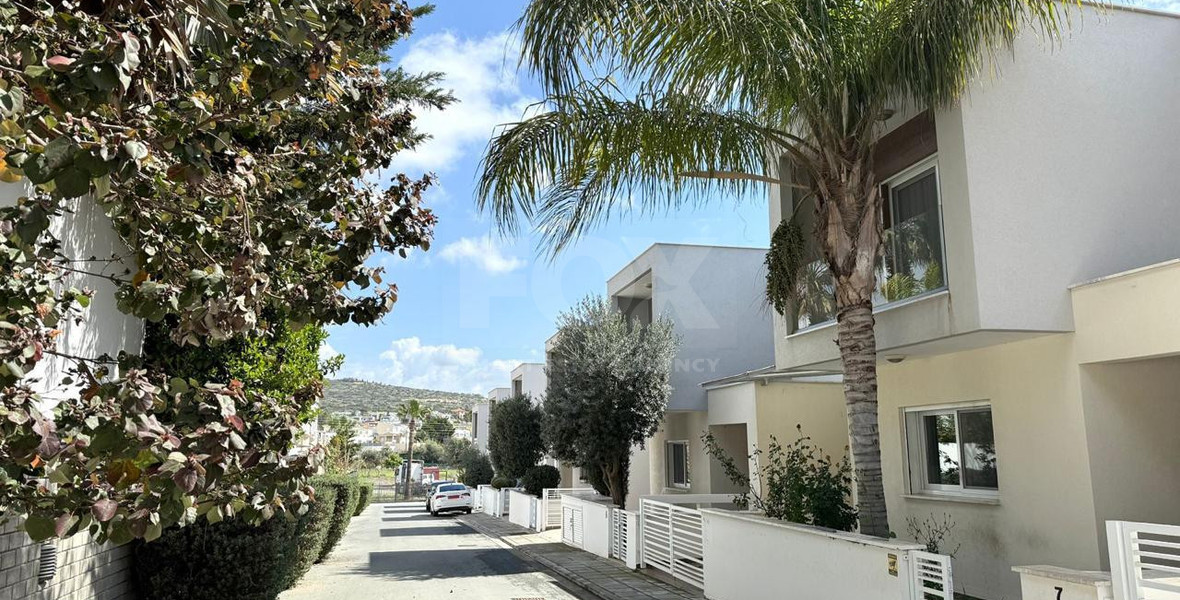 Charming 3-Bedroom Semi-Detached House in Mouttagiaka Residence Area