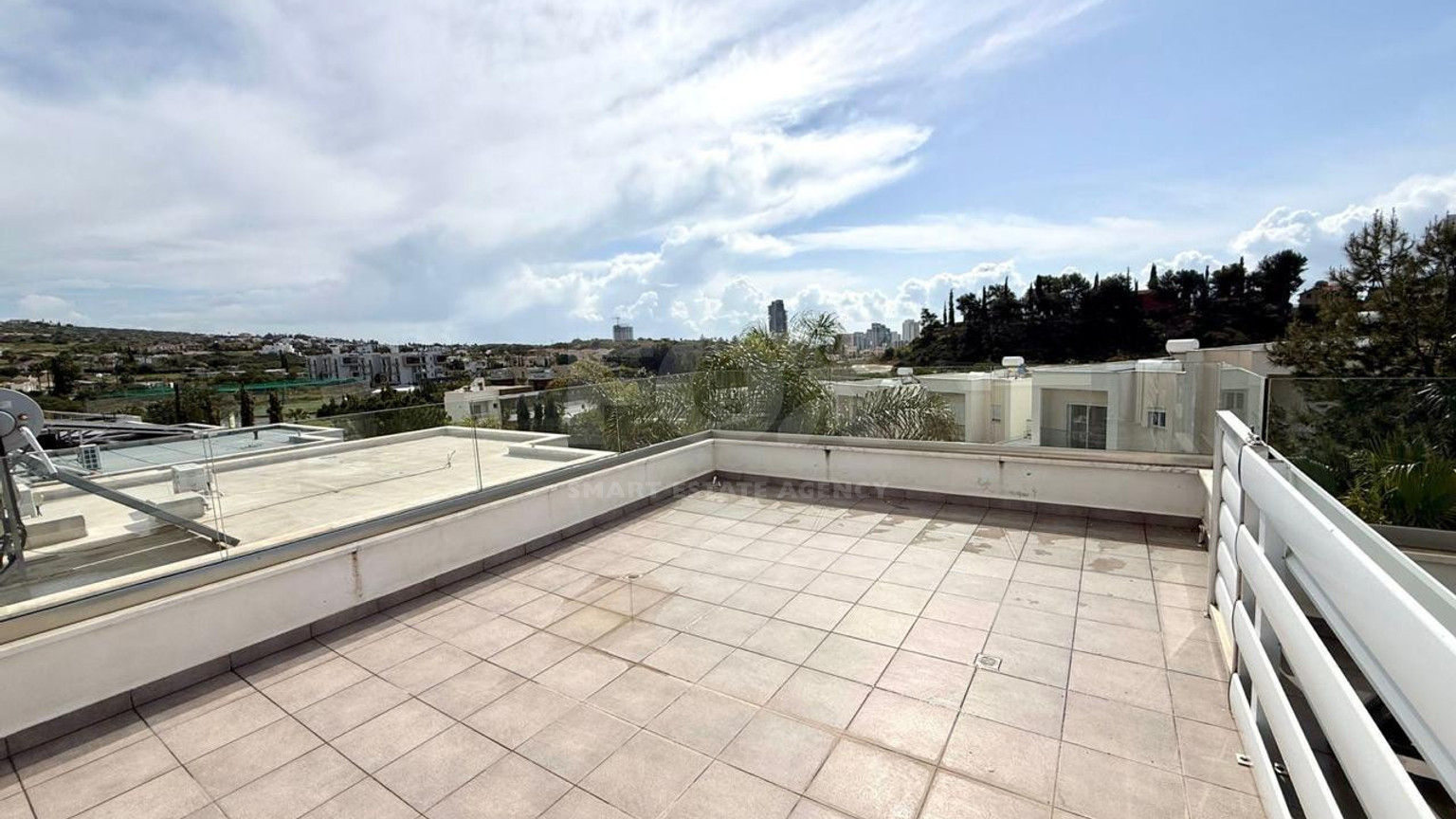 Charming 3-Bedroom Semi-Detached House in Mouttagiaka Residence Area