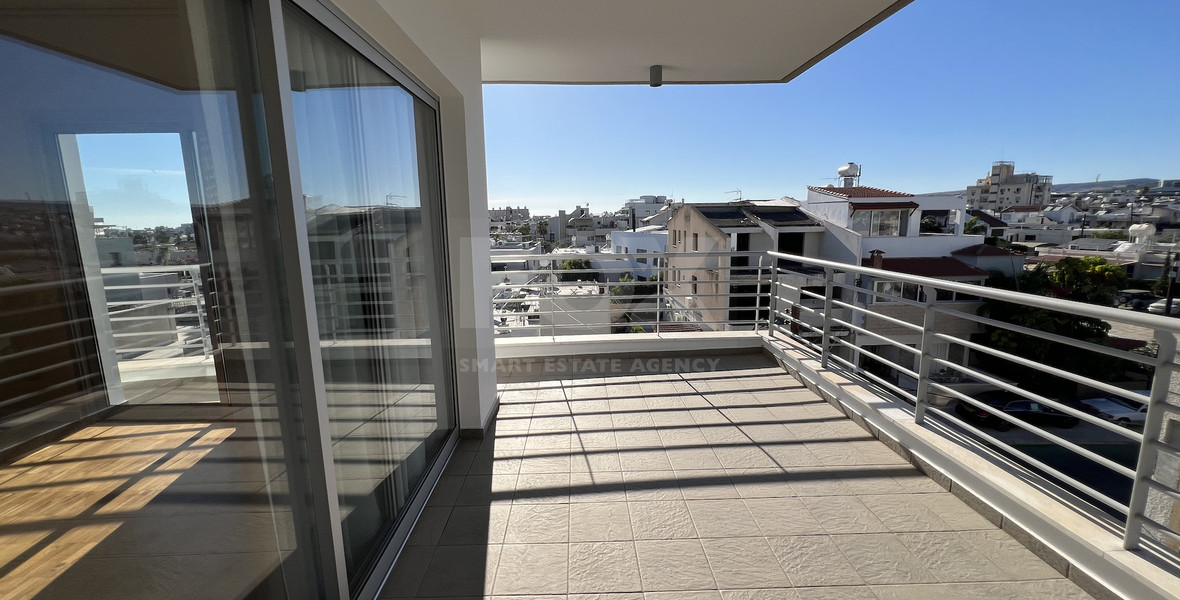 Top-Floor 1+1 Bed Apartment in Kapsalos with Views