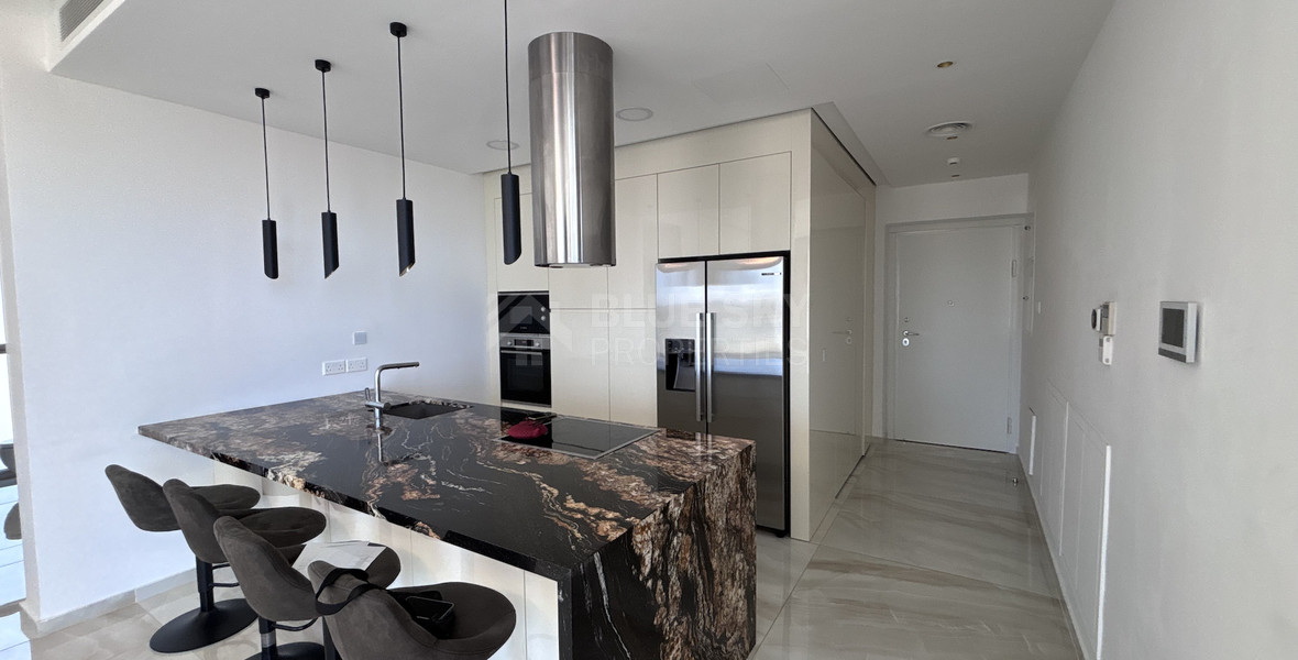 Modern Sea-View 2-Bed Apartment in Agios Tychon