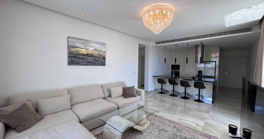 Modern Sea-View 2-Bed Apartment in Agios Tychon