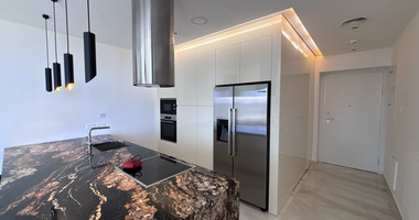 Modern Sea-View 2-Bed Apartment in Agios Tychon