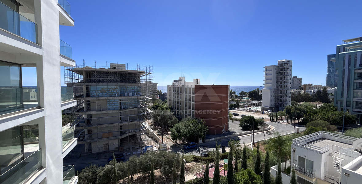 Modern Sea-View 2-Bed Apartment in Agios Tychon