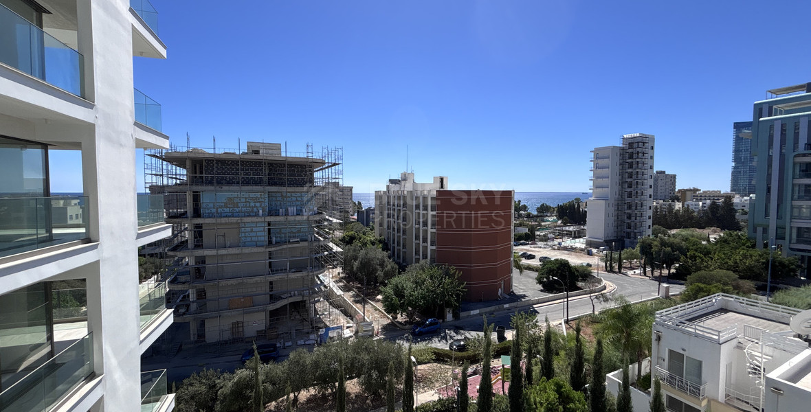 Modern Sea-View 2-Bed Apartment in Agios Tychon