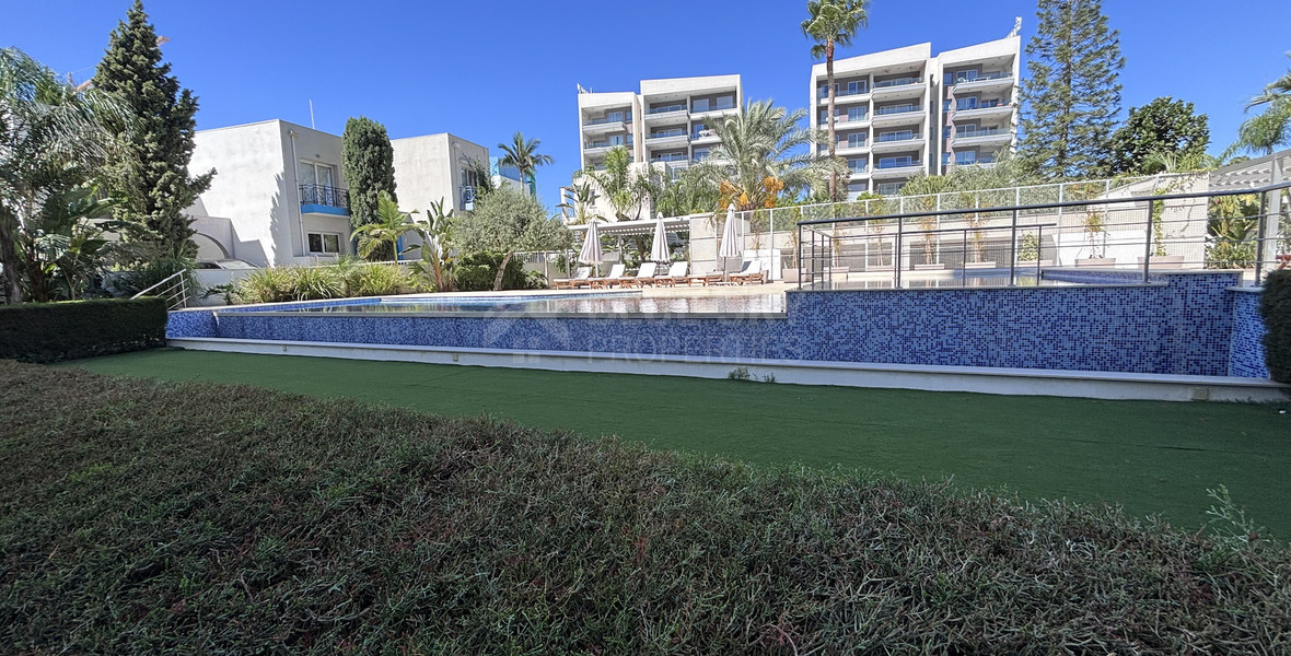 Modern Sea-View 2-Bed Apartment in Agios Tychon