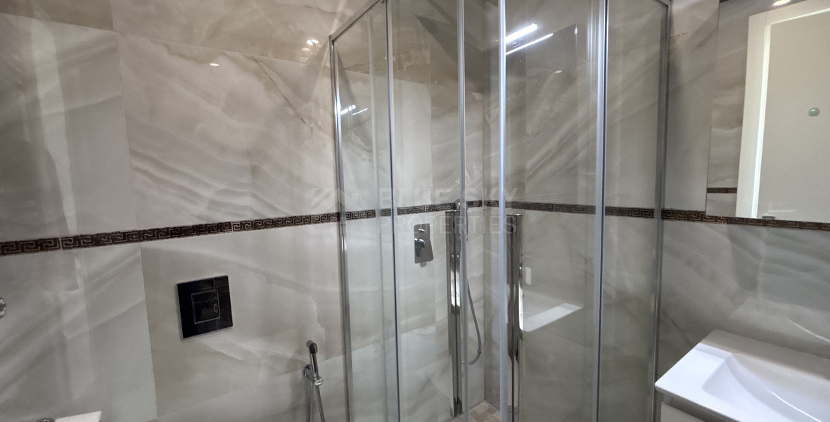 Modern Sea-View 2-Bed Apartment in Agios Tychon