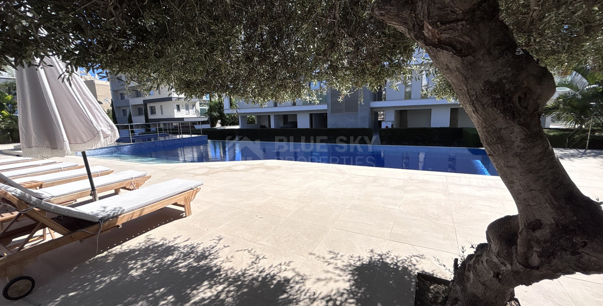 Modern Sea-View 2-Bed Apartment in Agios Tychon