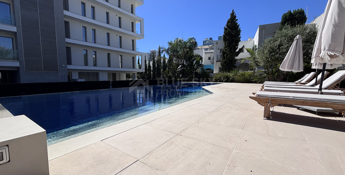 Modern Sea-View 2-Bed Apartment in Agios Tychon