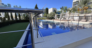 Modern Sea-View 2-Bed Apartment in Agios Tychon