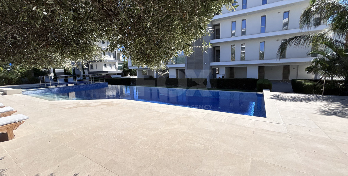 Modern Sea-View 2-Bed Apartment in Agios Tychon