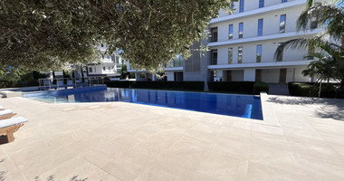 Modern Sea-View 2-Bed Apartment in Agios Tychon
