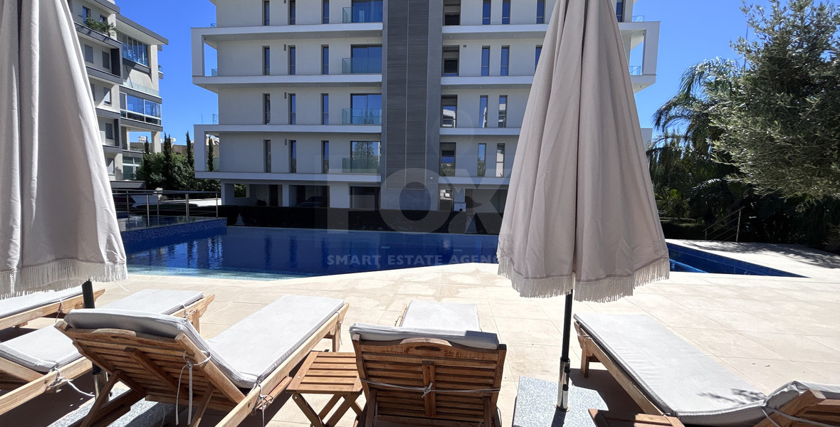 Modern Sea-View 2-Bed Apartment in Agios Tychon