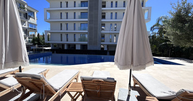 Modern Sea-View 2-Bed Apartment in Agios Tychon