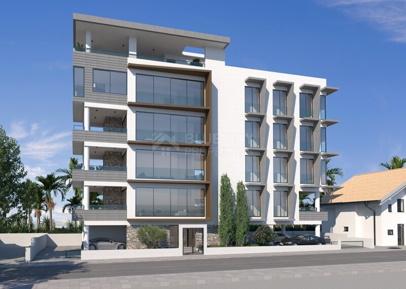 PRIME CITY-CENTRE OFFICE BUILDING FOR RENT | 50M FROM THE SEA | 6 PARKING SPACES