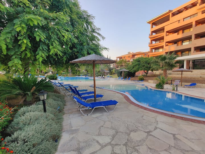 Three Bedroom Ground Floor Apartment with Private Garden & Pool Views ,Universal, Paphos