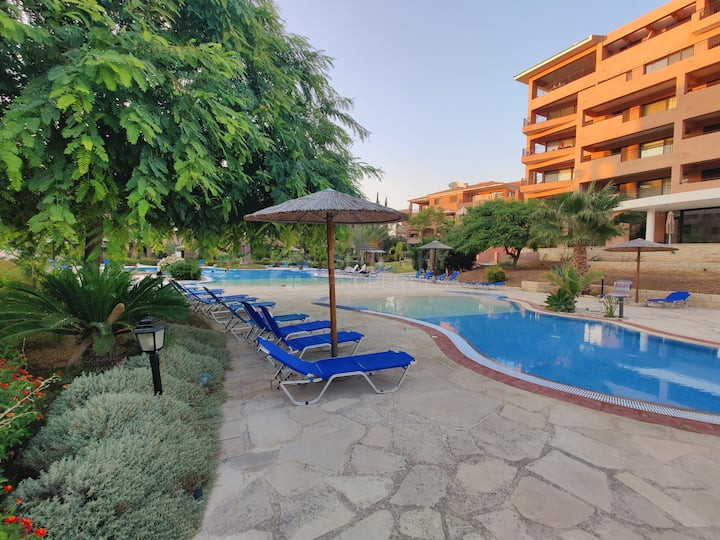 Three Bedroom Ground Floor Apartment with Private Garden & Pool Views ,Universal, Paphos