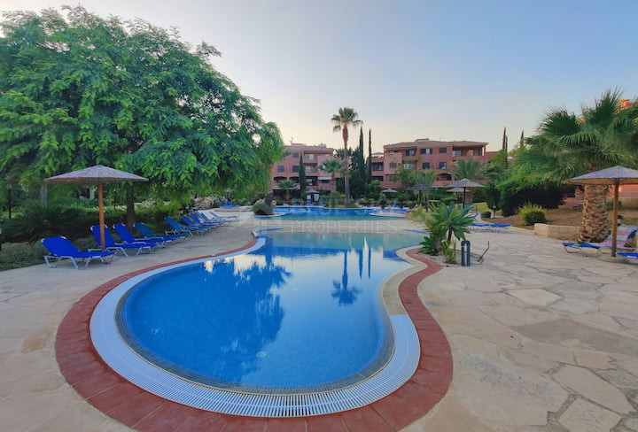Three Bedroom Ground Floor Apartment with Private Garden & Pool Views ,Universal, Paphos