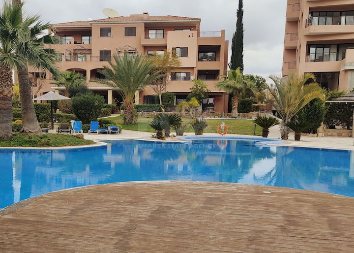 Three Bedroom Ground Floor Apartment with Private Garden & Pool Views ,Universal, Paphos