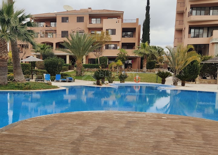 Three Bedroom Ground Floor Apartment with Private Garden & Pool Views ,Universal, Paphos