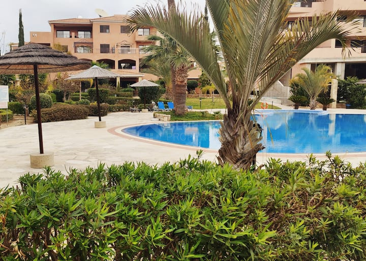 Three Bedroom Ground Floor Apartment with Private Garden & Pool Views ,Universal, Paphos