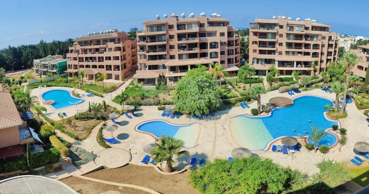 Three Bedroom Ground Floor Apartment with Private Garden & Pool Views ,Universal, Paphos
