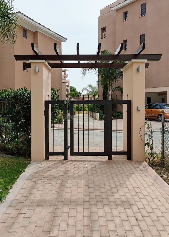 Three Bedroom Ground Floor Apartment with Private Garden & Pool Views ,Universal, Paphos