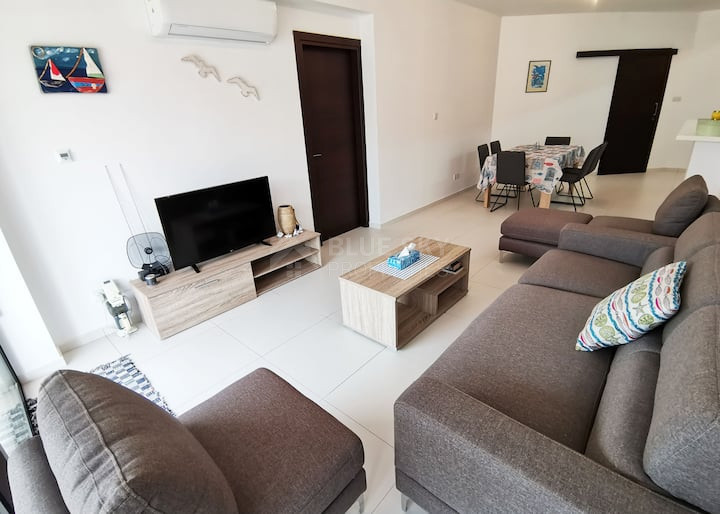 Three Bedroom Ground Floor Apartment with Private Garden & Pool Views ,Universal, Paphos