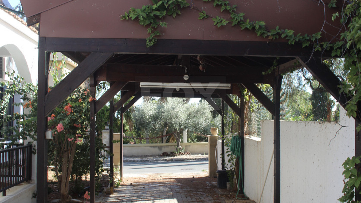 Charming 3-Bedroom Bungalow with Large Garden – Panthea, Limassol