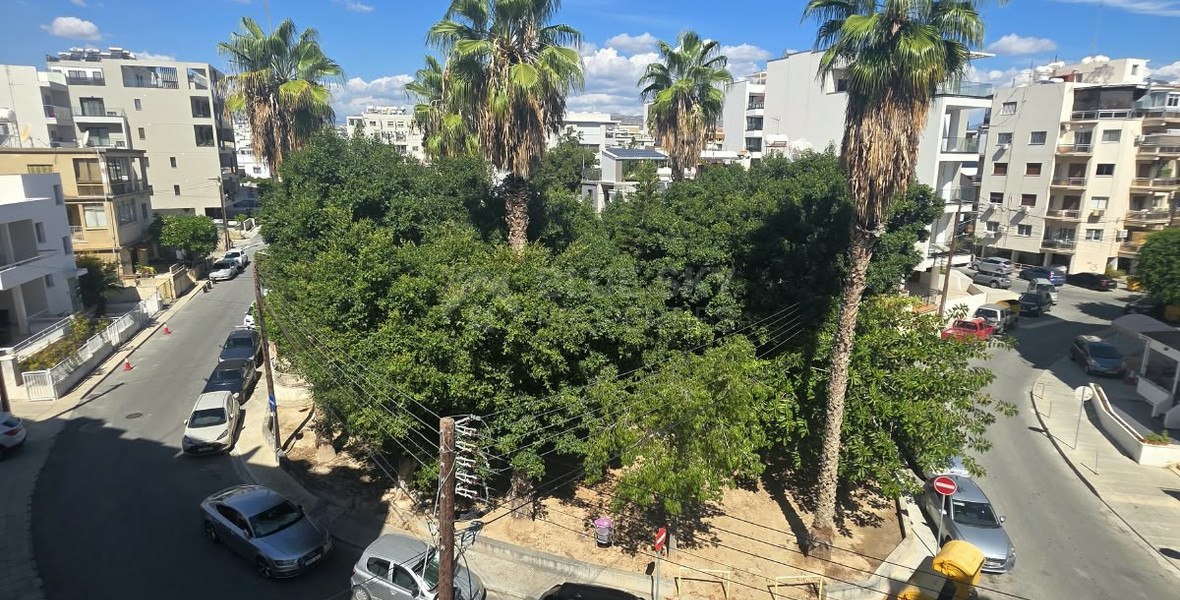 2-Bedroom Apartment in Prime Neapolis/Enaerios Location
