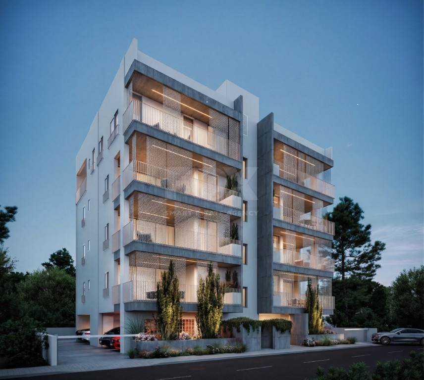 Modern  two bedroom, third floor Apartment in Pafos Center,  for sale