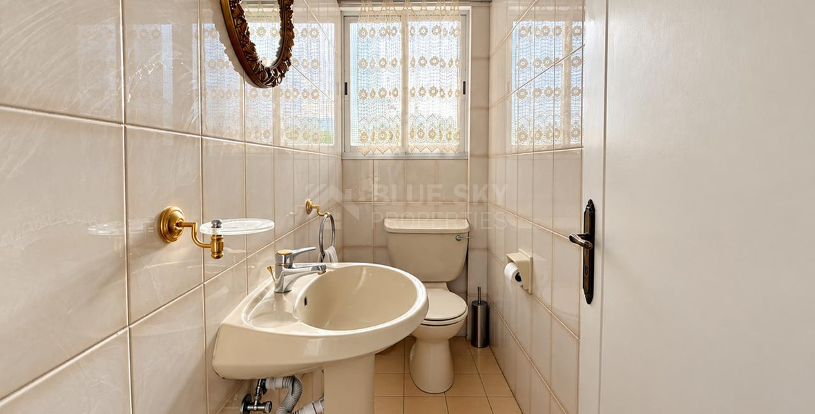 Spacious Three Bedroom Resale Apartment in  Chalkoutsa Mesa Geitonia