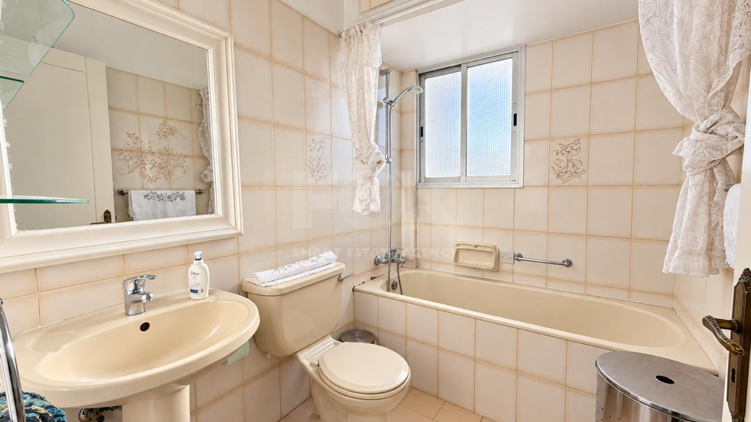 Spacious Three Bedroom Resale Apartment in  Chalkoutsa Mesa Geitonia
