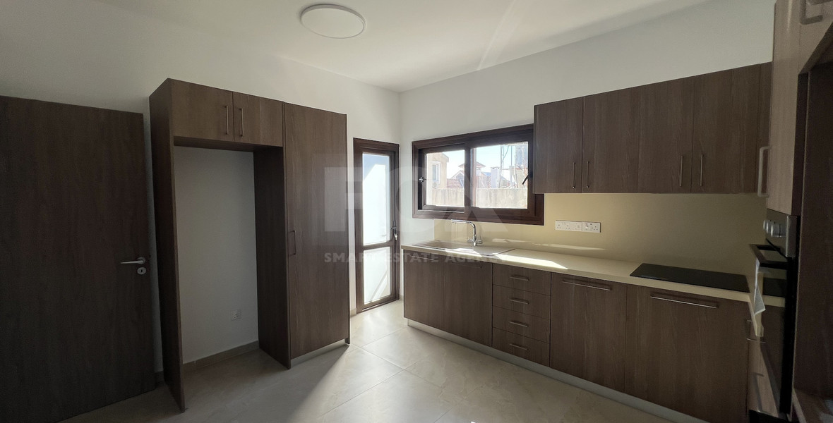 Spacious 3-Bedroom Upper Floor House with A+ Efficiency
