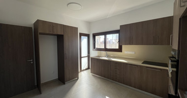 Spacious 3-Bedroom Upper Floor House with A+ Efficiency