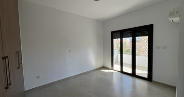 Spacious 3-Bedroom Upper Floor House with A+ Efficiency