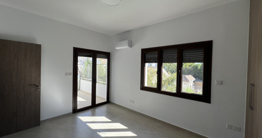 Spacious 3-Bedroom Upper Floor House with A+ Efficiency