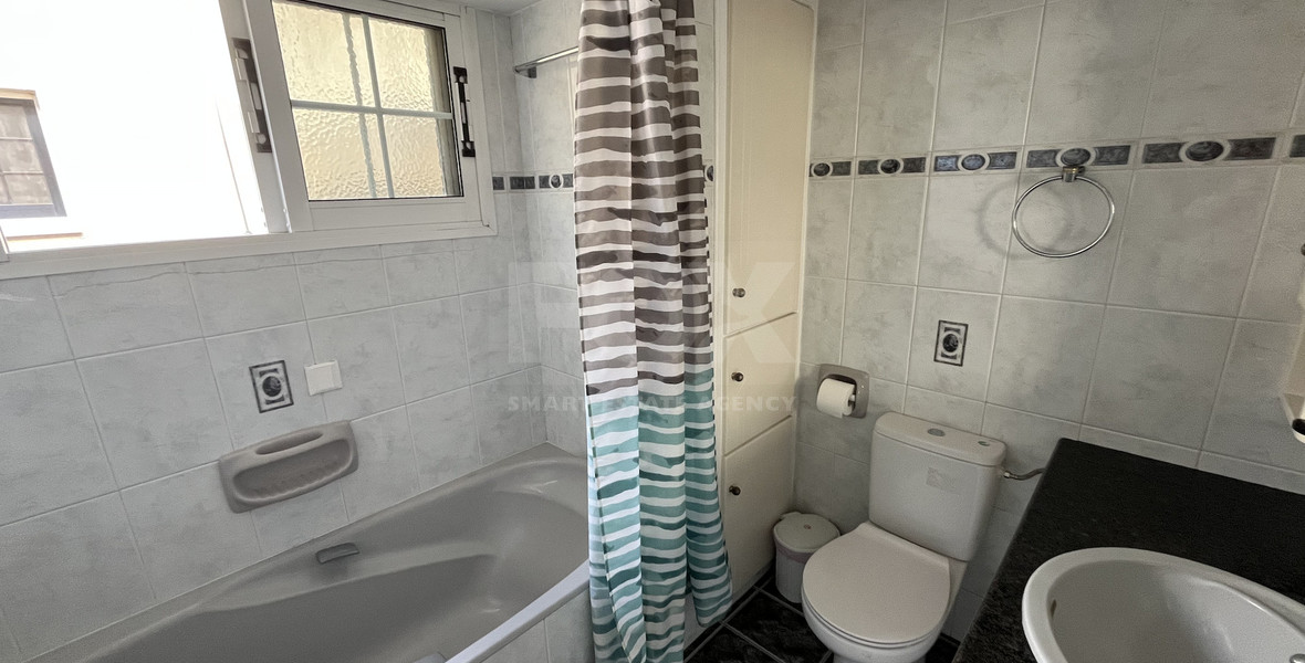 Cozy 3-Bed Apartment for Rent with Sea View in Agios Athanasios