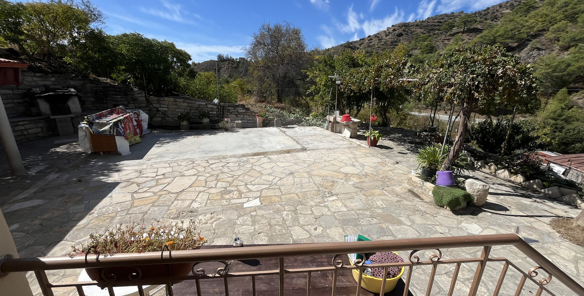 Beautiful 3-Bedroom Villa for Sale with Large Garden in Serene Kalo Chorio