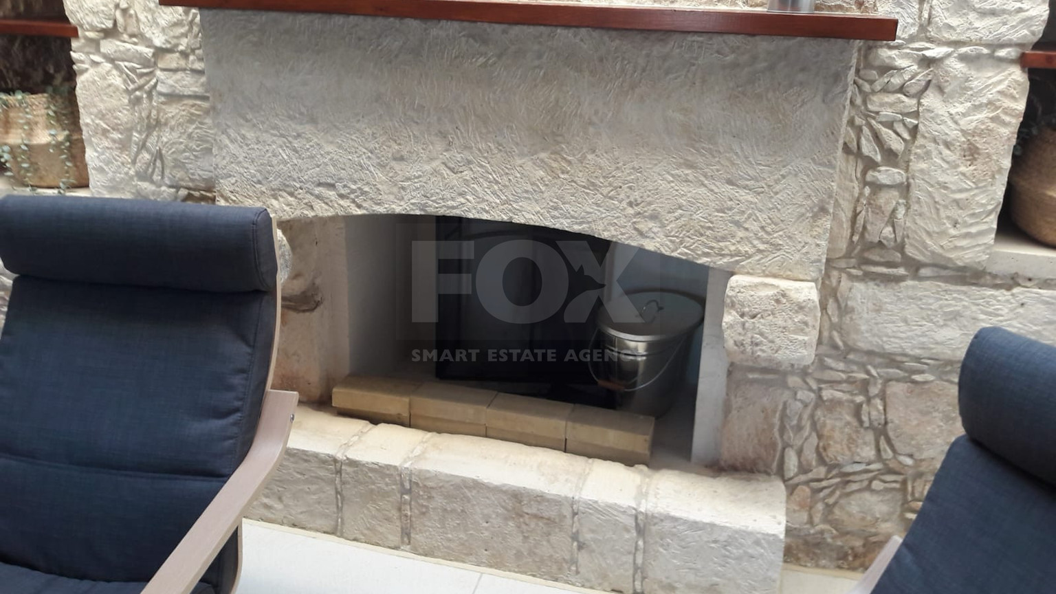 Charming three bedroom traditional villa for rent