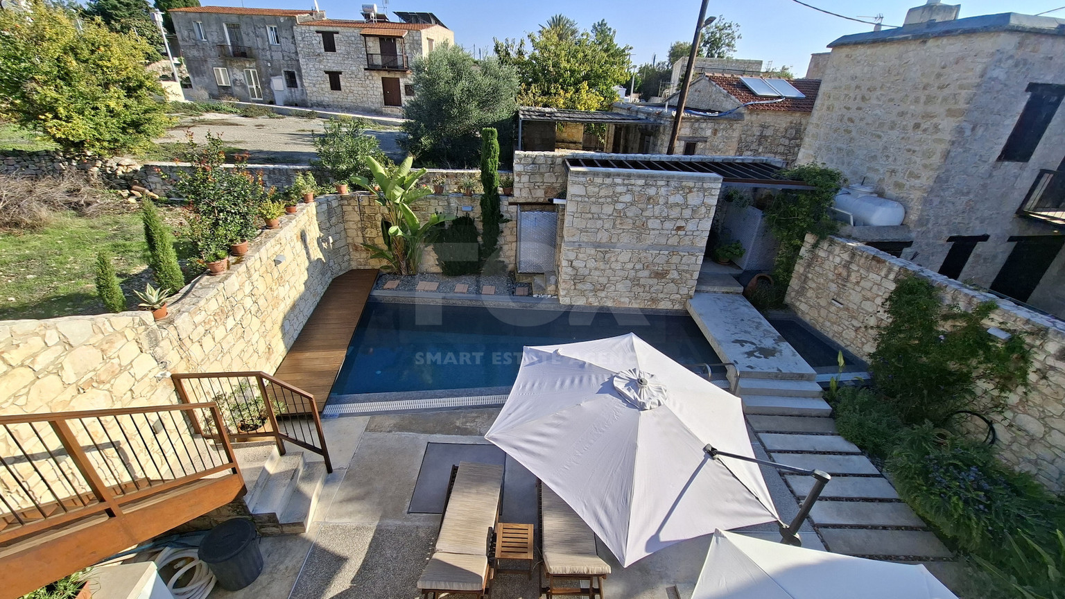 Charming three bedroom traditional villa for rent